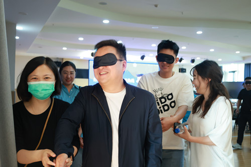 ceb79fc8cff144b98d7cd119ddf504c1.jpg